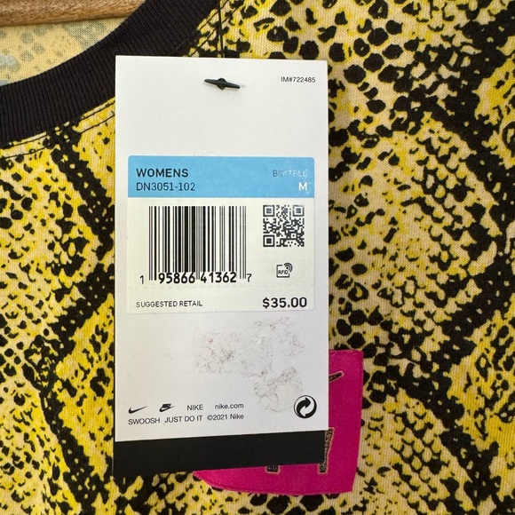 Nike Air Women Basketball Fly Snake Print T-Shirt Loose Yellow Black Medium - Picture 3 of 3